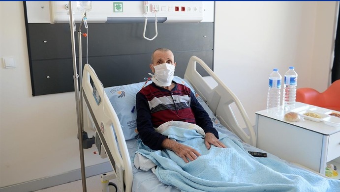 Kovid-19'a yakalanan kanser hastası, immün plazma tedavisiyle iyileşti